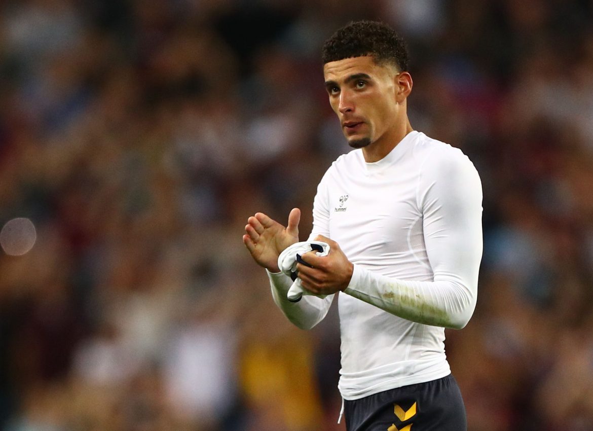 Everton: Godfrey was poor during Villa loss